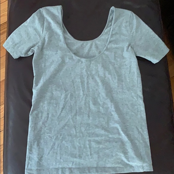 Gray right scoop neck T-shirt - Picture 2 of 2